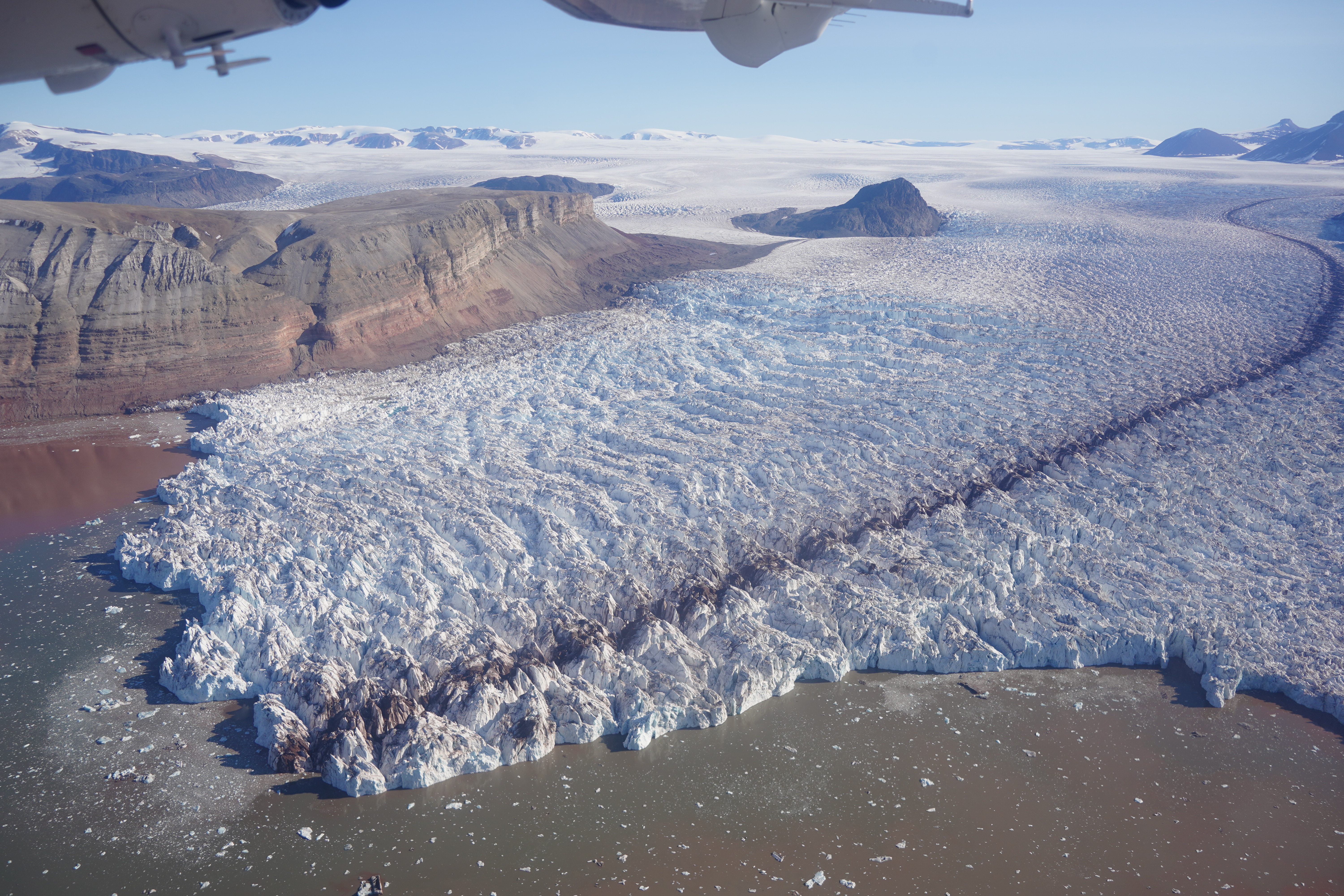 チャーター機からの氷河